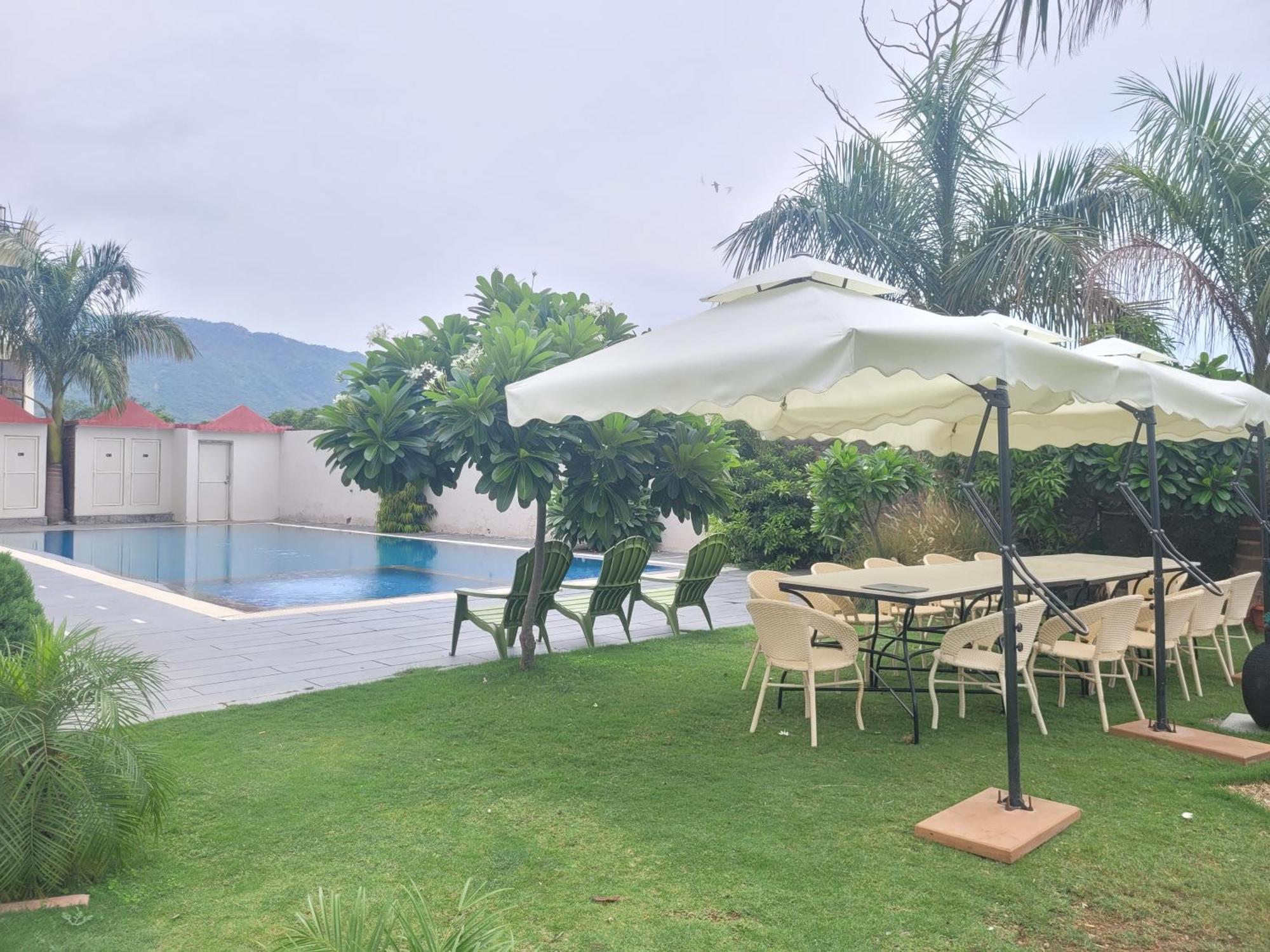 Surya Uday Villa Udaipur Extérieur photo
