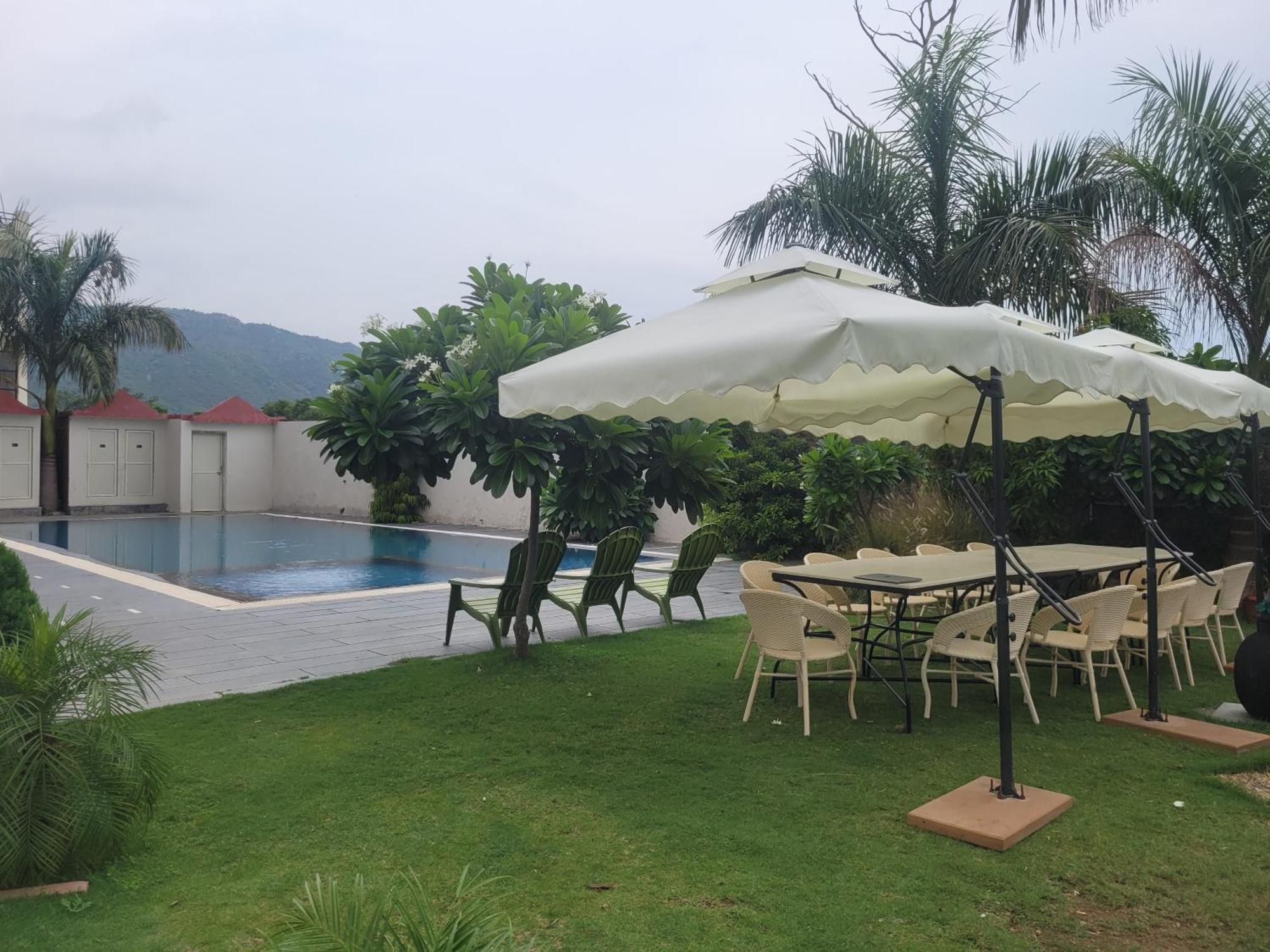 Surya Uday Villa Udaipur Extérieur photo